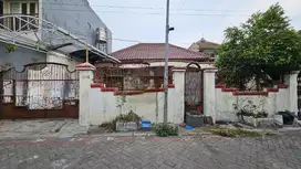 Jual rumah hitung tanah tenggilis  luas 433 m2