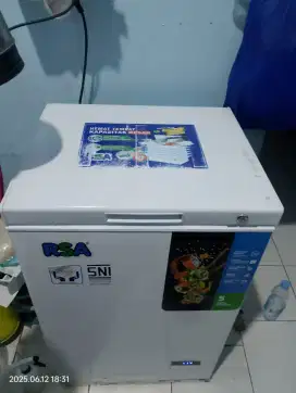 DIJUAL FREEZER BOX MEREK RSA 100L