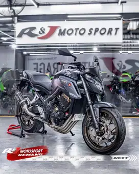 FULL PAPER Honda CB650 F Nik 2017 Arrow