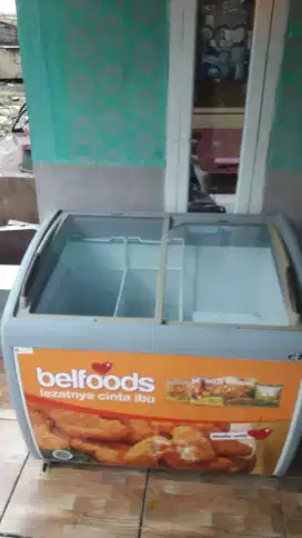 Freezer sleding kaca masih ori kapasitas 260 merk GEA