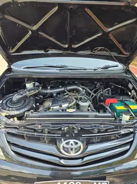 Toyota Kijang Innova 2010 Bensin