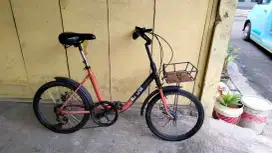 Di jual sepeda minion uk 20 siap pake,mins ada kropos dikit