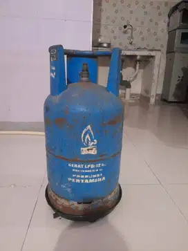 Dijual Cepat Tabung gas kosong bekas, 12 kg, Warna biru.