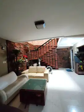 Rumah Taman Sari 2Lt 10x14 3KT Full Furnished Siap Huni Strategis