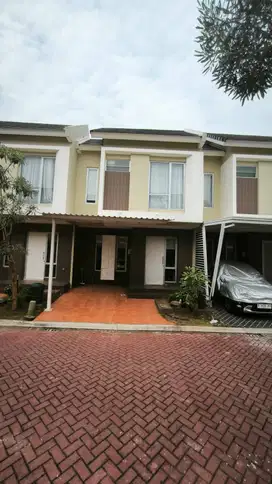 Dijual Rumah 2 lt Furnished Cakep Siap huni di Malibu Village GS