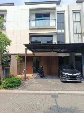 RUMAH 3 LANTAI THE ZORA BSD