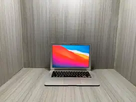 MacBook Air 13 Inch 2015 8/128 GB