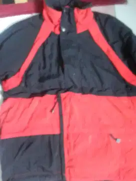 Jaket tebal untuk iklim salju