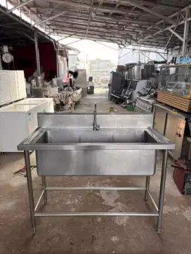 Sink 1 lubang jumbo
Ukuran 120x60x85
Lubangnya 100x40x30