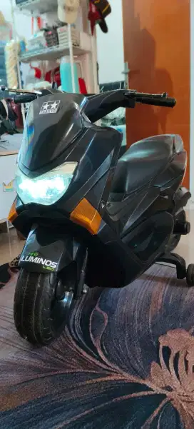 NMAX bocil tenaga listrik spt baru