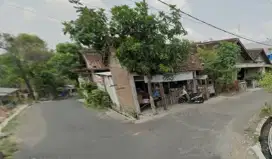 TANAH STRATEGIS MOJOSONGO JEBRES.