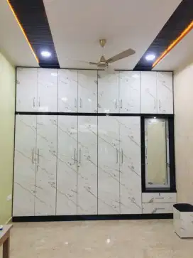 ALmari pakaian,wardrobe,desain kamar tidur, lemari pakaian full plafon