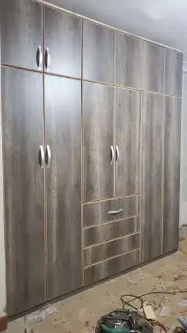 ALmari pakaian,wardrobe,desain kamar tidur, lemari pakaian full plafon