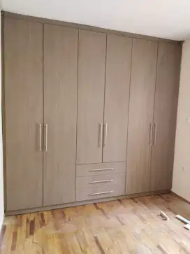 ALmari pakaian,wardrobe,desain kamar tidur, lemari pakaian full plafon