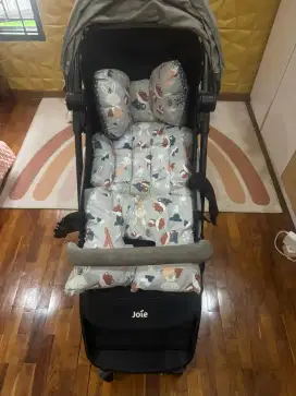 Dijual baby stroller Joie