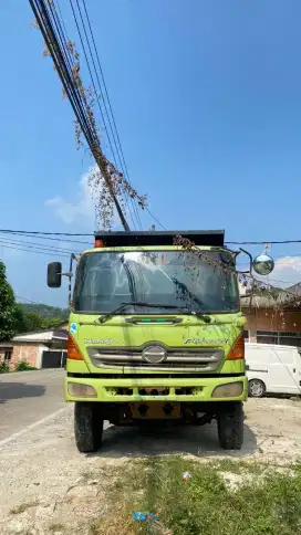 Dumtruk Hino 260Ti
