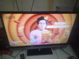 Tv led 32 inch toshiba+stb normal siap tonton nego tipis