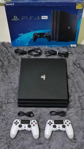 PS4 PRO 1TB Seri 72 Original + 2 Stick (Mulus)