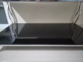 Meja tamu kaca informa