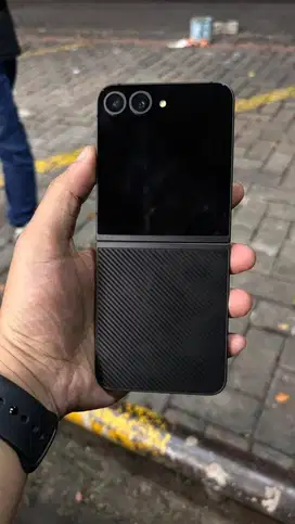 samsung z flip 6 12/256 gb garansi masih jalan sampai agustus