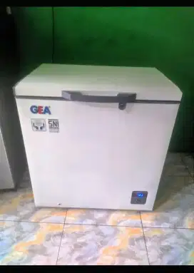 Jual bu freezer box kapasitas 210 liter merk GEA ORISINIL