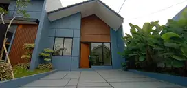 Dijual Rumah Modern, dekat Club House, dgn tanah luas, di kemang bogor