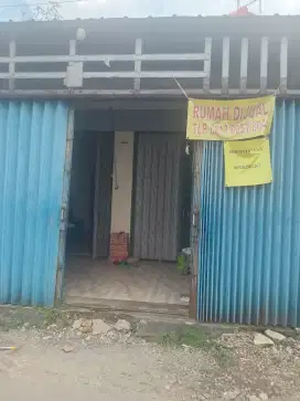 Dijual rumah (bentuk ruko) bisa untuk usaha