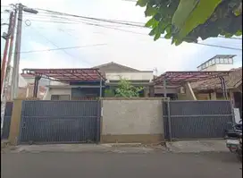 Rumah Terawat Siap Huni Lokasi Strategis Dekat Griya Arcamanik Bandung