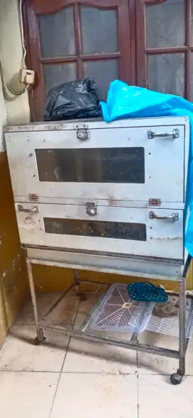 Oven ukuran tinggi 125 x 85