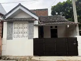 RUMAH DIKONTRAKAN TAHUNAN