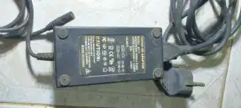 Laptop universal adaptor 12v - 24v