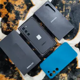 Samsung galaxy s23 basic 5G 8/256 masih garansi