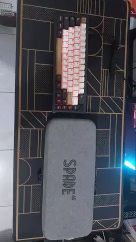 Noir Gear Spade65 Black Obsidian + Accessories