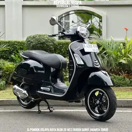 PIAGGIO VESPA GTS 150 4V IGET ABS LED Tahun 2020 WARNA BLACK