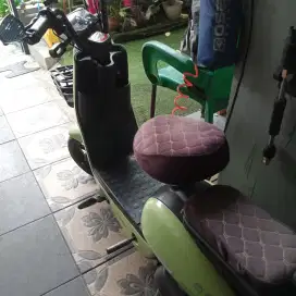 Sepeda listrik merk uwinfly RF6 warna hijau