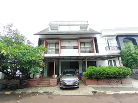 Rumah Cantik 3 Lantai Di Perumahan Acacia Residence Bintaro Jaksel