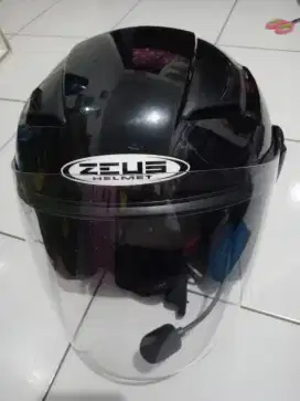 Helm Zeus 611 + Intercom