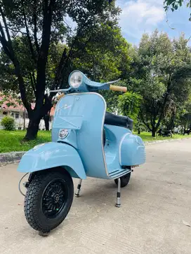 vespa super 73 astuti