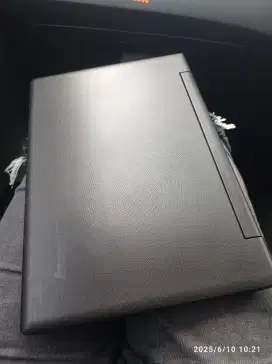Laptop notebook lenovo. Sudah SSD. Super ringan dan tipis 12 inch