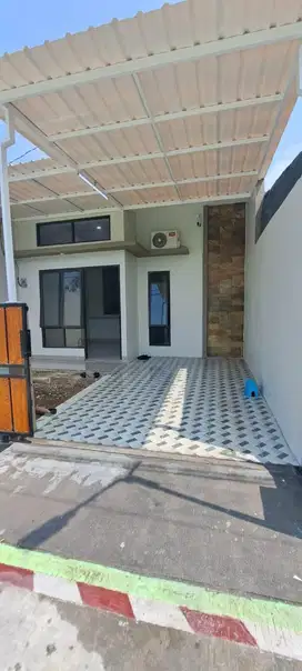 Di jual tunai rumah cantik full furnished siap huni shm