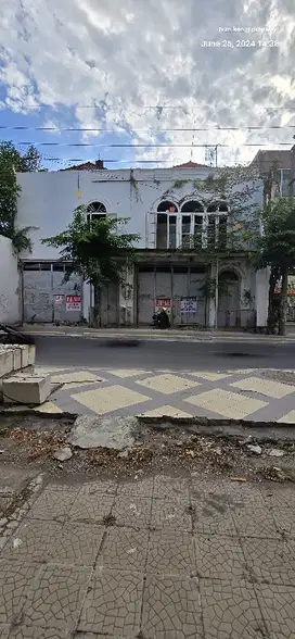 Kembang jepun. Jalan Karet. Komersial area