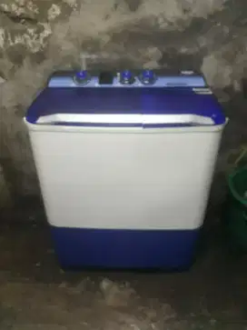 Jual mesin cuci merk aqua kpsitas 9kg fungsi normal