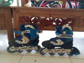 Sepatu roda ukuran L utk anak SD
