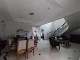 Dijual rumah mewah 2 lt Boulevard Melati Mas