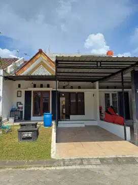 Di kontrakkan rumah tamansari blok Amarta