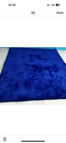 Karpet bulu sesuai gambar