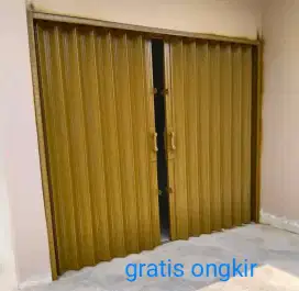 Rolling door folding gate