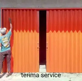 Rolling door folding gate