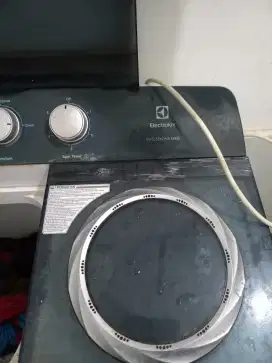 MESIN CUCI ELEKTROLUX 12KG
