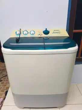 Mesin cuci merk sharp 2 tabung uk 9 KG